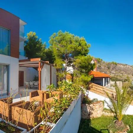 Stunning Brac 5 Bedrooms Infinite Stunning Sea Views Seafront Location Villa *