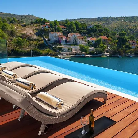 Stunning Brac 5 Bedrooms Infinite Stunning Sea Views Seafront Location Villa *