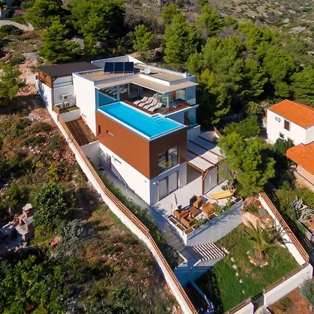 Stunning Brac 5 Bedrooms Infinite Stunning Sea Views Seafront Location Sutivan
