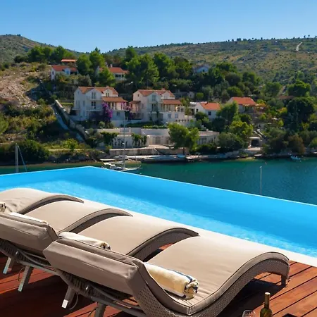 Stunning Brac 5 Bedrooms Infinite Stunning Sea Views Seafront Location *