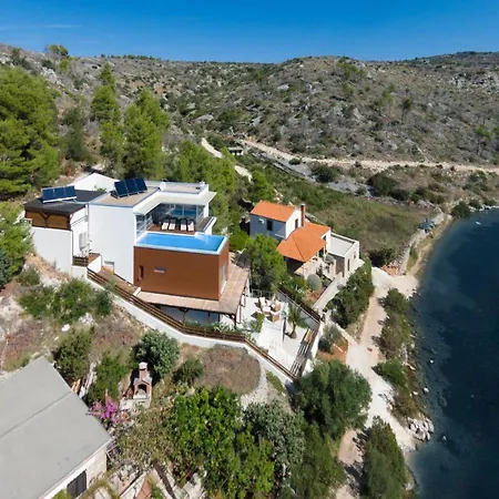 Villa Stunning Brac 5 Bedrooms Infinite Stunning Sea Views Seafront Location Sutivan
