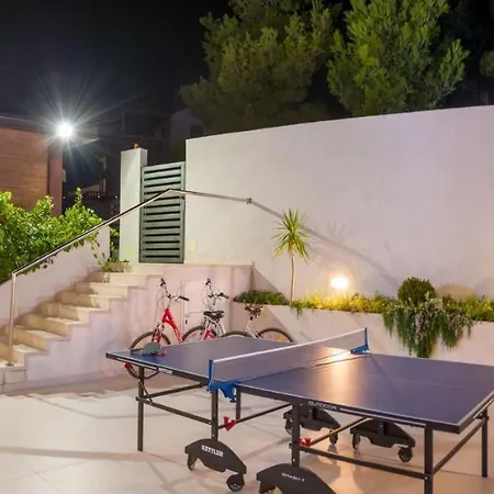 Stunning Brac 5 Bedrooms Infinite Stunning Sea Views Seafront Location * Sutivan