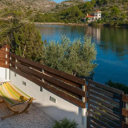 Stunning Brac 5 Bedrooms Infinite Stunning Sea Views Seafront Location * Sutivan