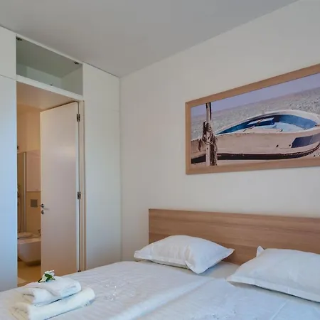 Stunning Brac 5 Bedrooms Infinite Stunning Sea Views Seafront Location * Sutivan