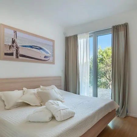 Villa Stunning Brac 5 Bedrooms Infinite Stunning Sea Views Seafront Location