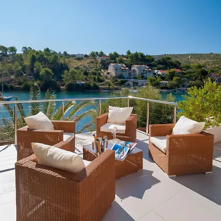 Villa Stunning Brac 5 Bedrooms Infinite Stunning Sea Views Seafront Location *
