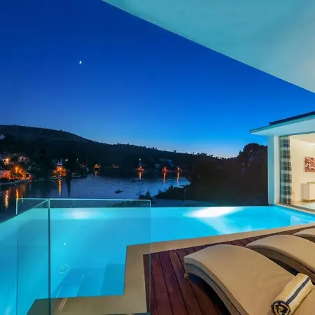 Villa Stunning Brac 5 Bedrooms Infinite Stunning Sea Views Seafront Location