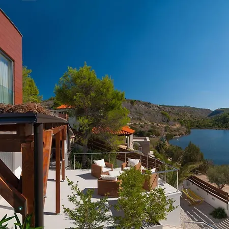 Villa Stunning Brac 5 Bedrooms Infinite Stunning Sea Views Seafront Location *