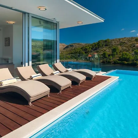 Stunning Brac 5 Bedrooms Infinite Stunning Sea Views Seafront Location Sutivan