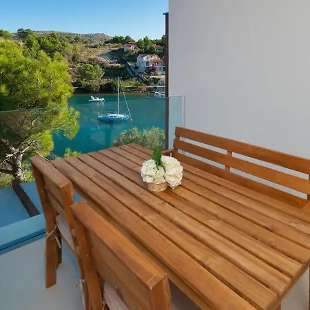 Stunning Brac 5 Bedrooms Infinite Stunning Sea Views Vila *